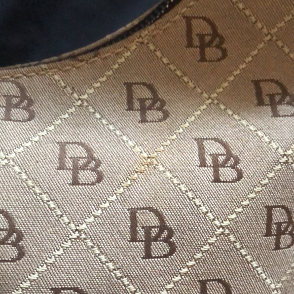Dooney & Bourke Signature monogram DB shoulder bag - Picture 8 of 11